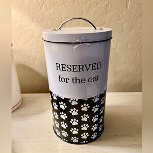 Target Bullseye Reserved for the Cat Metal Treat Canister Black White Paws NWT